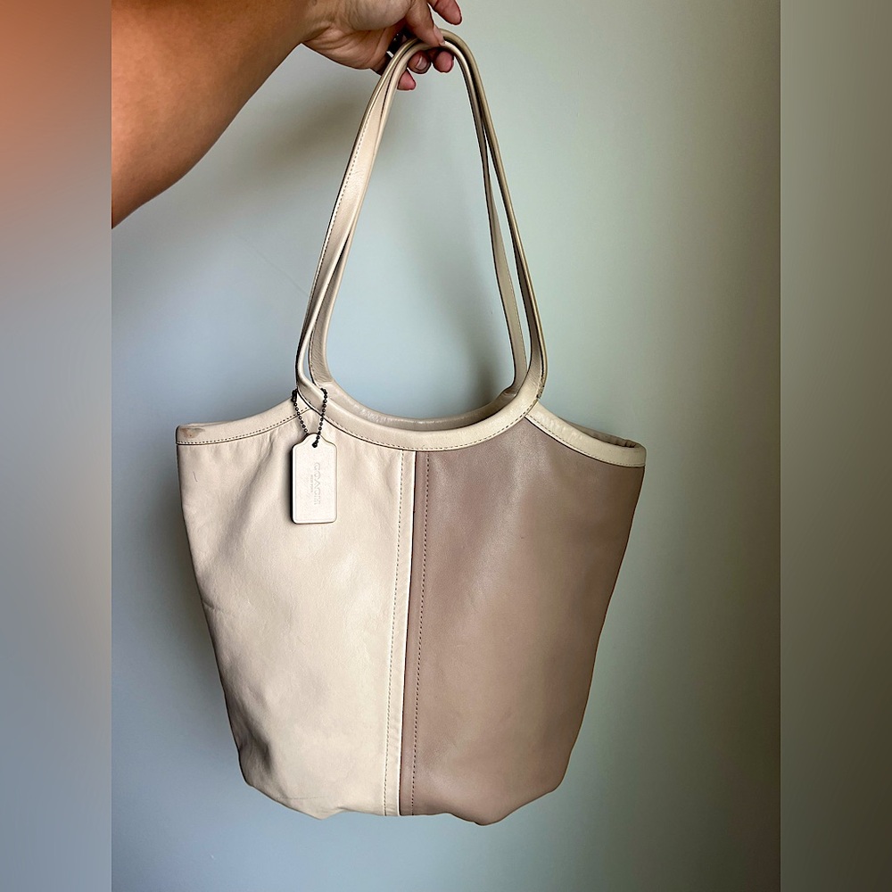 COACH BEA TOTE COLORBLOCK c2594 white and beige
